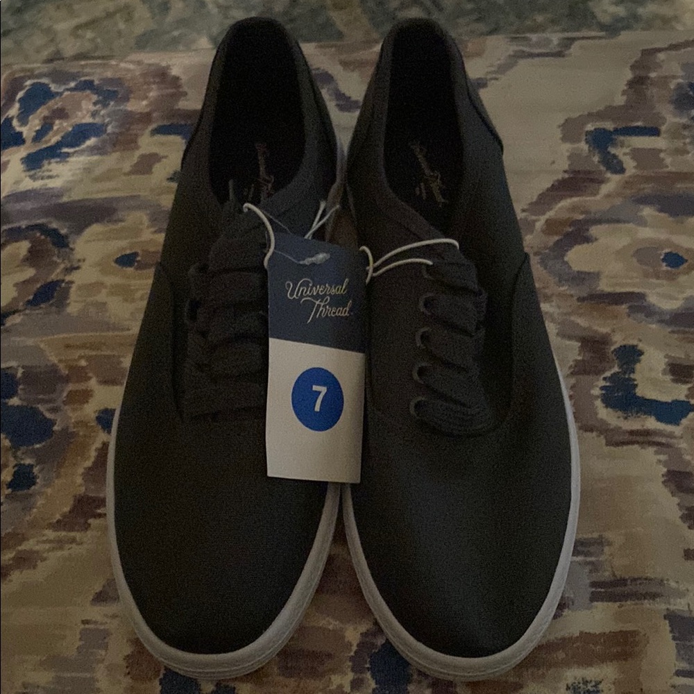 Universal Thread Men's Gray Sneakers